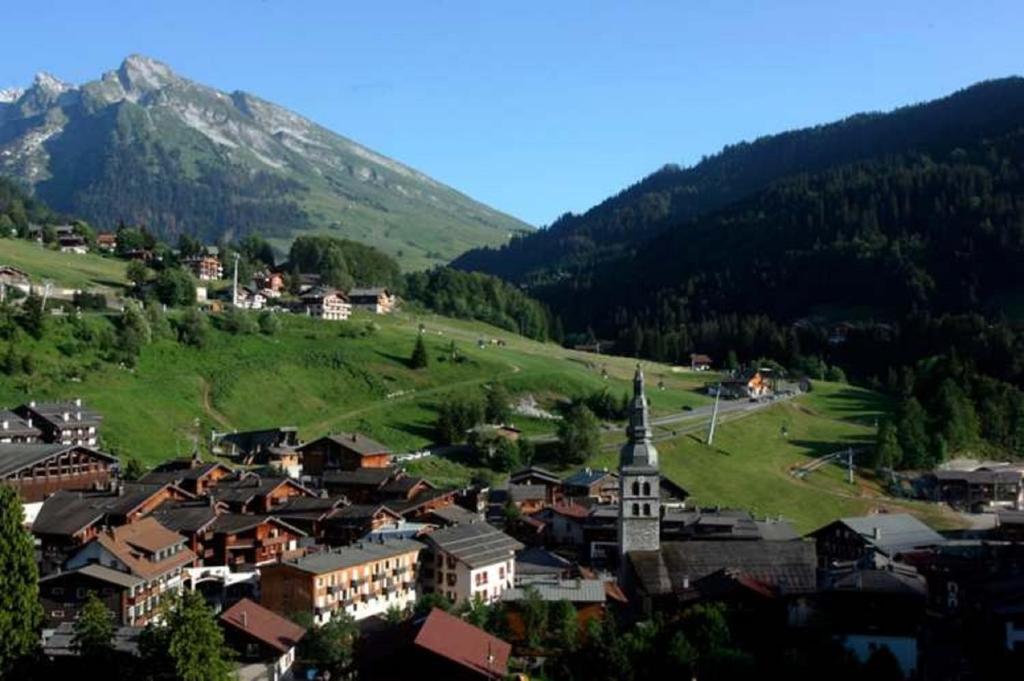 Hotel La Montagne La Clusaz Exteriör bild
